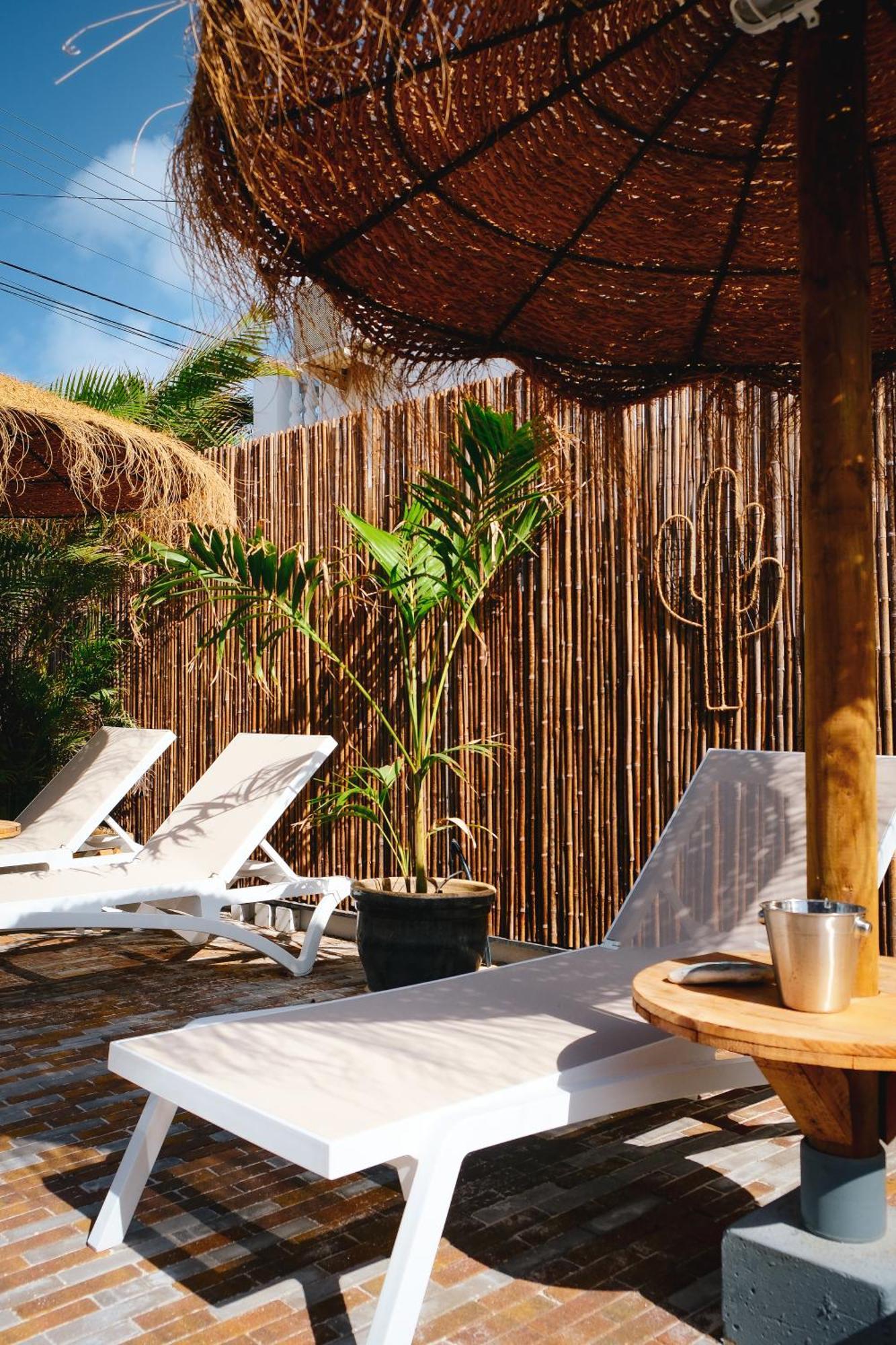 Tiki Blou - Mini Resort Centraal Gelegen Tussen Mambo Beach & Jan Thiel Willemstad Extérieur photo